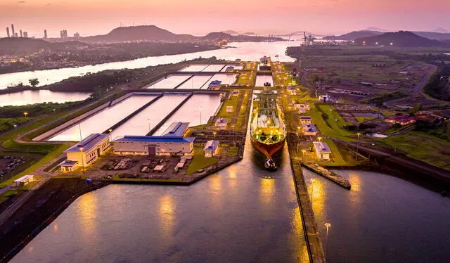  El Canal de Panamá es de vital importancia para el comercio mundial, ya que la mayoría de mercadería llega por vía marítima. Foto: Logística360   