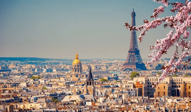  Paris es conocida como la Ciudad de la Luz por sus calles y edificaciones, que fueron los primeros lugares públicos dotados servicio eléctrico de iluminación antes que muchos lugares del mundo. Foto: Paris.    