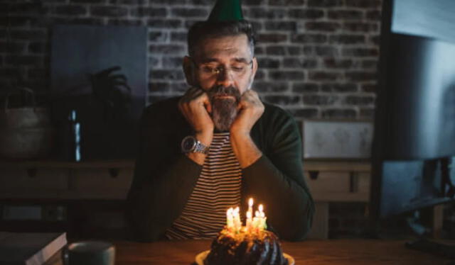  Para algunas personas, el cumpleaños puede ser un recordatorio de que están envejeciendo, lo que puede generar sentimientos de ansiedad o insatisfacción respecto al paso del tiempo. Foto: Onda Cero   