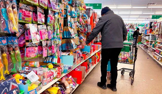  La elección entre Walmart y Dollar Tree dependerá de las necesidades y prioridades de cada consumidor. Foto: CNN   