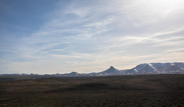 La Caldera McDermitt tiene una de las concentraciones más altas de litio en los Estados Unidos, pero las empresas mineras también han puesto el ojo en calderas más pequeñas cercanas. Foto: Bradley W. Parks/OPB.   