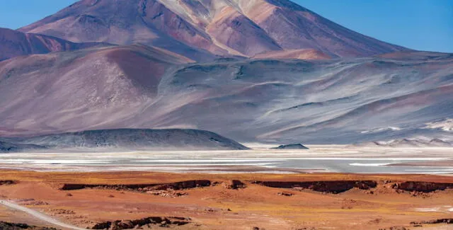 El desierto de Atacama es uno de los destinos turísticos más aclamados en Chile. Foto: Traveller   