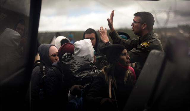  La política de deportación en los Estados Unidos ha sido objeto de debate y controversia a lo largo de los años. Foto: El País    