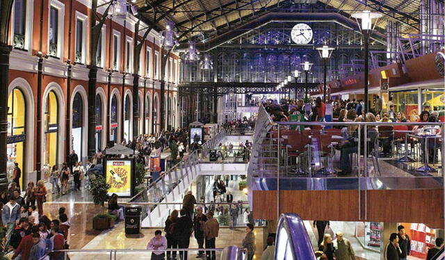  Príncipe Pío, este centro comercial en Madrid fue antiguamente una estación de tren. Foto: difusión    