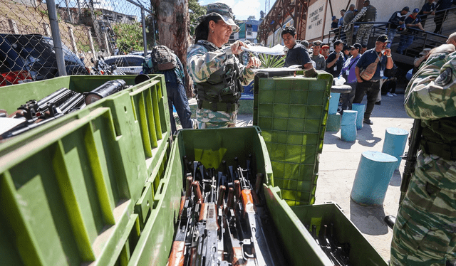  Rifles Kalashnikov rusos. Foto: AFP   