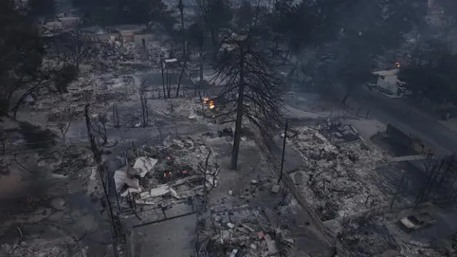  Imagen aérea captada por un dron que muestra la devastación en Lake Ave, al norte de Altadena Ave, tras el incendio forestal de Eaton el pasado 8 de enero. Foto: Europa Press   