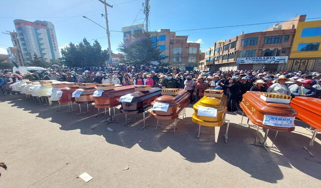 Burga dice que el gobierno ha respondido con balazos a las regiones y no con política. Imagen de los manifestantes muertos en enero de 2013 en Juliaca. Fotografía: Archivo La República.   