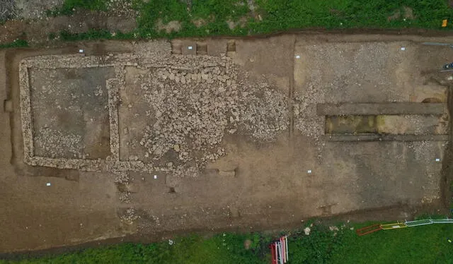  Arqueólogos en Gloucester hallaron un lugar donde se alojaban los viajeros de la época romana. Foto: Oxford Cotswold Archaeology   