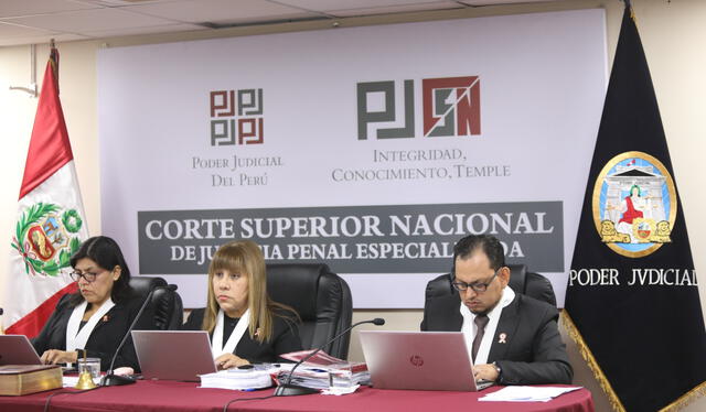 Jueces Nayko Coronado, Mercedes Caballero (presidenta) y Max Vengoa, del Tercer Juzgado Penal Colegiado   