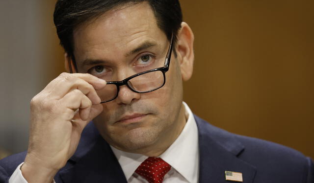 Marco Rubio, hijo de inmigrantes cubanos, ha sido nombrado como el próximo secretario de Estado de EE. UU., convirtiéndose en el primer latino en ocupar este cargo. Foto: AFP   