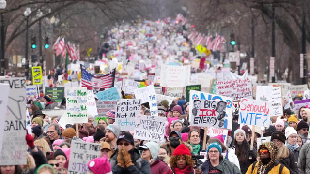  Las calles de Washington fueron escenario de protestas, días antes de la toma de mando de Trump. Foto: AFP   