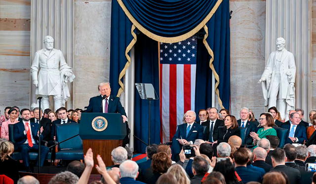  El poder de indulto del presidente Donald Trump está contemplado en la Constitución de Estados Unidos, permitiéndole perdonar delitos federales. Foto: 20 Minutos   