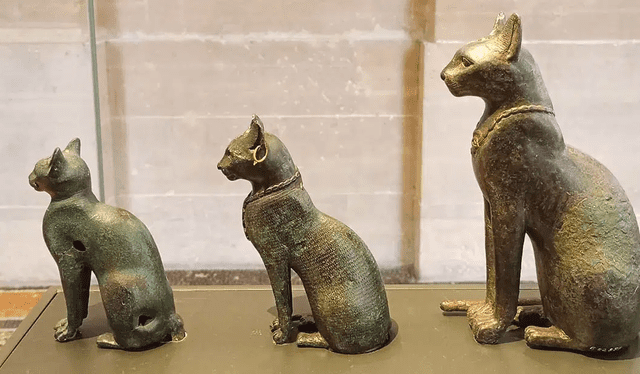 Egipto desempeñó un papel significativo en la historia felina al otorgarles un estatus simbólico y religioso único. Foto: Museo Louvre Egipto desempeñó un papel significativo en la historia felina al otorgarles un estatus simbólico y religioso único. Foto: Museo Louvre