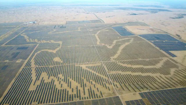 La planta, que ya cuenta con 5,42 GW instalados, generará 180.000 millones de kilovatios hora al año. Foto: Feng Li   