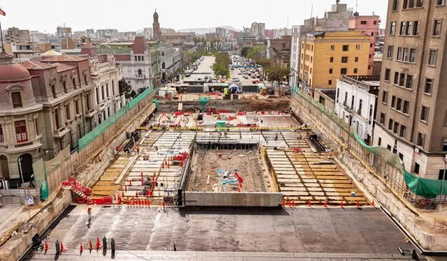  Obras en la Estación Central de la Línea 2 del Metro de Lima.