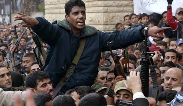  Zakaria Zubeidi es uno de los seis combatientes que escaparon de la prisión de Gilboa debido a una falla en la seguridad. Foto: El Mundo.    