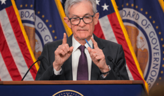  Jerome Powell habla en una conferencia de prensa tras una reunión del Comité Federal de Mercado Abierto en la Reserva Federal. Foto: AFP.<br><br>    