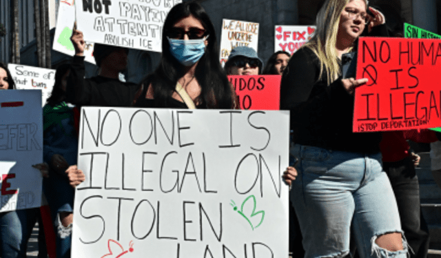  Activistas protestan contra las políticas migratorias del presidente de EE.UU., Donald Trump, en Los Ángeles, California. Foto: Frederic J. BROWN / AFP<br><br>    