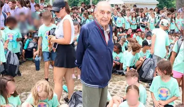  La comunidad de Tinton Falls en Nueva Jersey lamentó la muerte de su querido alcalde, Vito Perillo. Foto: Facebook.com/tintonfallsborough   