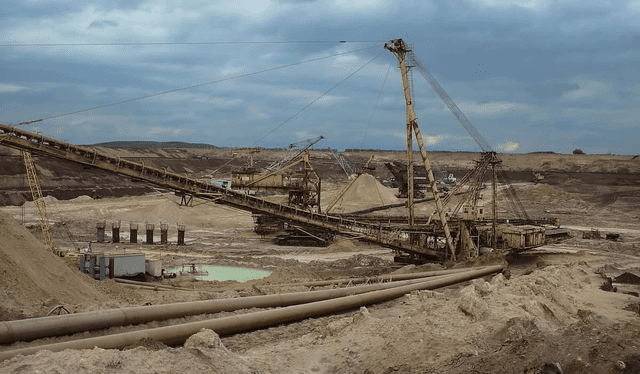 Trump proponía que Ucrania canjeara sus minerales por el apoyo de EE. UU. en la guerra contra Rusia, sin comprometerse a defender al país. Foto: Economía 3. Trump proponía que Ucrania canjeara sus minerales por el apoyo de EE. UU. en la guerra contra Rusia, sin comprometerse a defender al país. Foto: Economía 3.
