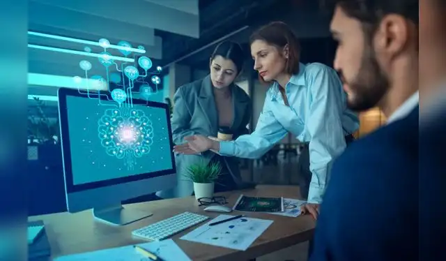  Gracias a un convenio con Microsoft, la Presidencia del Consejo de Ministros puso a disposición de la población más de 30 cursos gratuitos sobre IA. Foto: Andina   