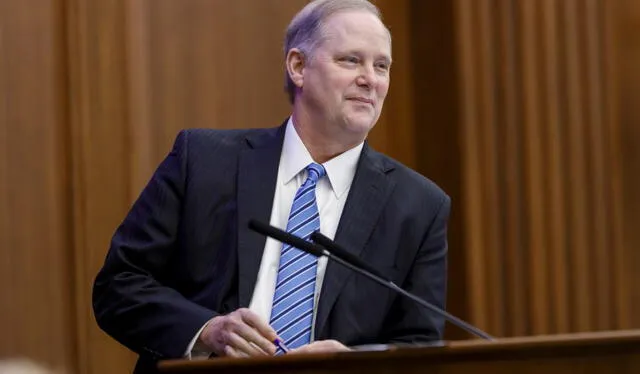 Entre 2012 y 2022, Simpson ocupó un escaño en el Senado de Florida y destacó al ser elegido presidente del Senado entre 2020-2022. Foto: Florida Politics. Entre 2012 y 2022, Simpson ocupó un escaño en el Senado de Florida y destacó al ser elegido presidente del Senado entre 2020-2022. Foto: Florida Politics.