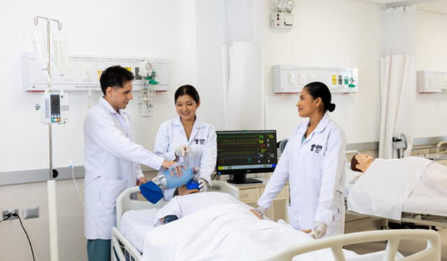  <em>UPN prepara a los estudiantes de Medicina Humana a través de sus laboratorios con simulaciones.</em> Fuente: Difusión.   