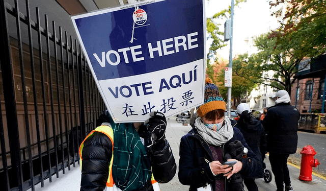 Inmigrantes en Nueva York pueden hacer la diferencia y encontrar formas de involucrarse en las elecciones más allá del voto. Foto: The New York Times Inmigrantes en Nueva York pueden hacer la diferencia y encontrar formas de involucrarse en las elecciones más allá del voto. Foto: The New York Times