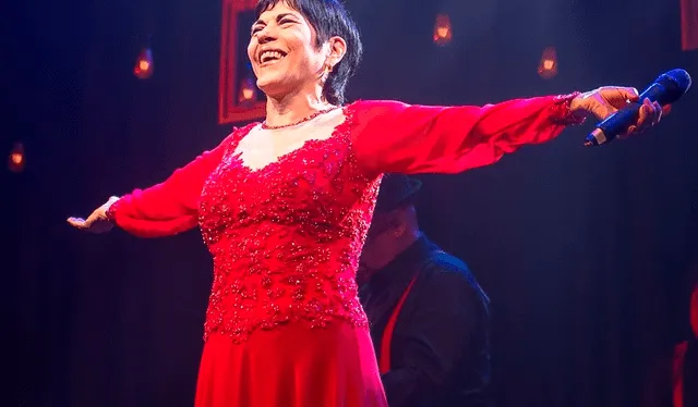 Cecilia Barraza enamoró a Mario Vargas Llosa con su voz. Foto: Facebook   