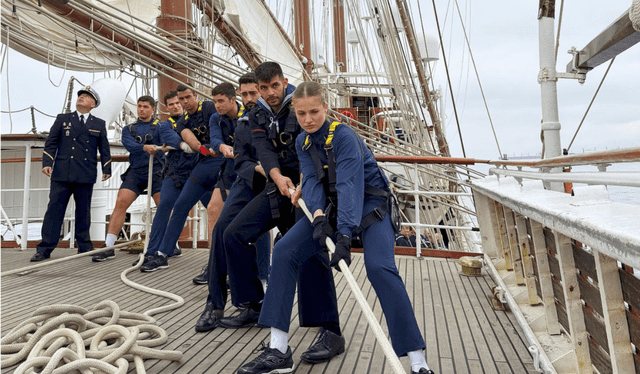 El recorrido de la princesa Leonor por los países sudamericanos es parte de su formación naval. Foto: Andina El recorrido de la princesa Leonor por los países sudamericanos es parte de su formación naval. Foto: Andina
