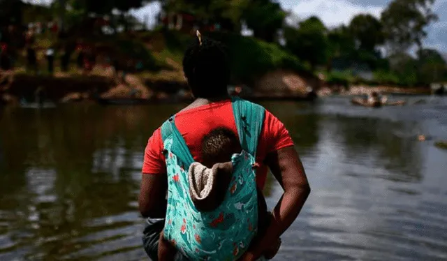 A diario, miles de migrantes cruzan la peligrosa selva del Darién. Foto: AFP A diario, miles de migrantes cruzan la peligrosa selva del Darién. Foto: AFP
