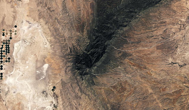 Las Montañas de Guadalupe en Texas eran parte de un antiguo mar, ahora es un arrecife fosilizado. Las Montañas de Guadalupe en Texas eran parte de un antiguo mar, ahora es un arrecife fosilizado.