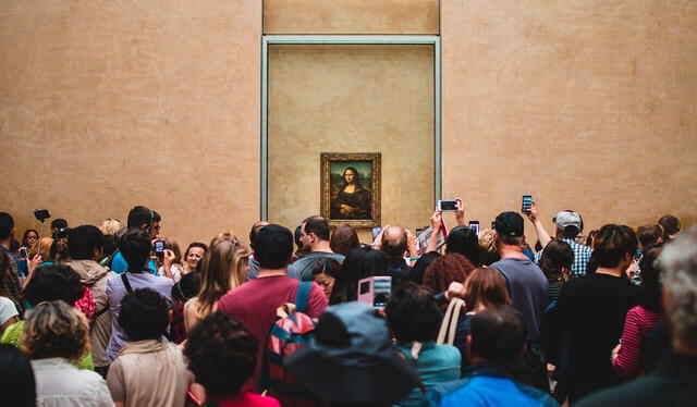  La directora del Louvre, Laurence des Cars, afirmó que el museo está sufriendo graves problemas de hacinamiento. Foto: Kunstloft   