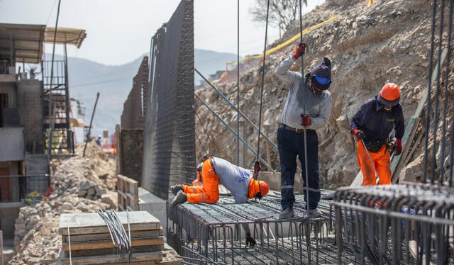 Muros de contención en la av. Cristo Blanco en San Juan de Miraflores ya se encuentran terminados Muros de contención en la av. Cristo Blanco en San Juan de Miraflores ya se encuentran terminados