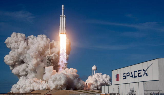 En 2015, SpaceX logró algo revolucionario: <strong>logró aterrizar y reutilizar un cohete Falcon 9</strong> por primera vez en la historia de la industria espacial comercial. Foto: Computer Hoy En 2015, SpaceX logró algo revolucionario: <strong>logró aterrizar y reutilizar un cohete Falcon 9</strong> por primera vez en la historia de la industria espacial comercial. Foto: Computer Hoy