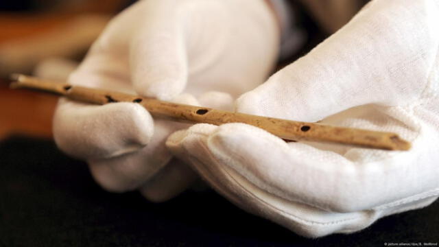 La flauta data aproximadamente de la época en que los humanos comenzaron a colonizar Europa. Foto: AFP La flauta data aproximadamente de la época en que los humanos comenzaron a colonizar Europa. Foto: AFP