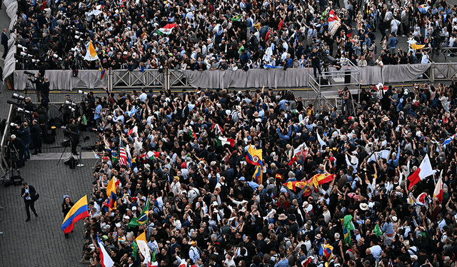 Banderas de distintas partes del mundo se encuentran en el Vaticano. Foto: AFP<br> Banderas de distintas partes del mundo se encuentran en el Vaticano. Foto: AFP<br>