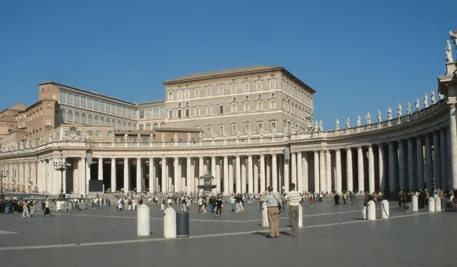 El hecho de que León XIV escoja habitar el Palacio Apostólico no es sino un regreso hacia las costumbres más papales. Foto: Urbipedia El hecho de que León XIV escoja habitar el Palacio Apostólico no es sino un regreso hacia las costumbres más papales. Foto: Urbipedia