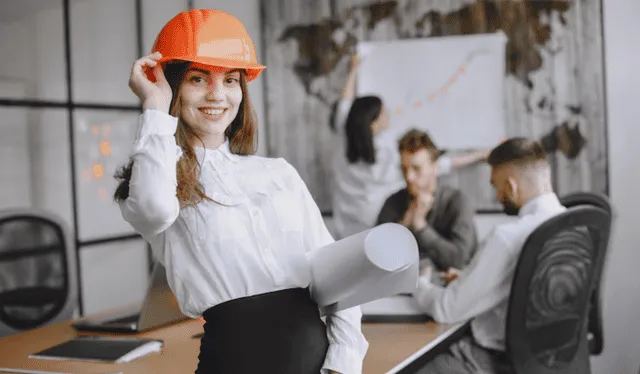  La Arquitectura combina arte y ciencia, lo que la convierte en una carrera altamente competitiva y exigente. Foto: FreePik   