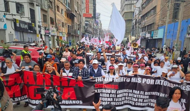 Empresarios y comerciantes del emporio de Gamarra se unirán al paro nacional convocado el 14 de mayo. Foto: Mirian Torres/LR Empresarios y comerciantes del emporio de Gamarra se unirán al paro nacional convocado el 14 de mayo. Foto: Mirian Torres/LR