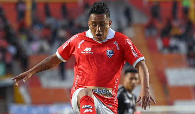 En la actualidad, Cueva se encuentra en un momento dulce en su carrera, destacándose en Cienciano. Foto: Cienciano En la actualidad, Cueva se encuentra en un momento dulce en su carrera, destacándose en Cienciano. Foto: Cienciano