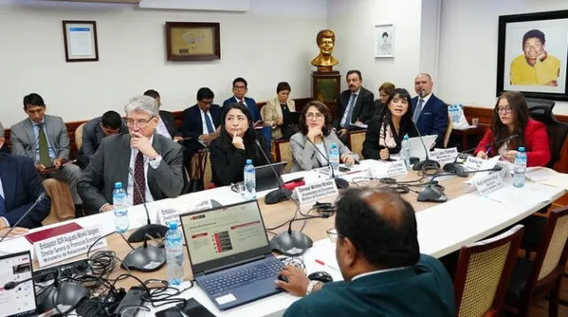 Sesión de Comercio Exterior sobre el impacto arancelario de Estados Unidos. Sesión de Comercio Exterior sobre el impacto arancelario de Estados Unidos.