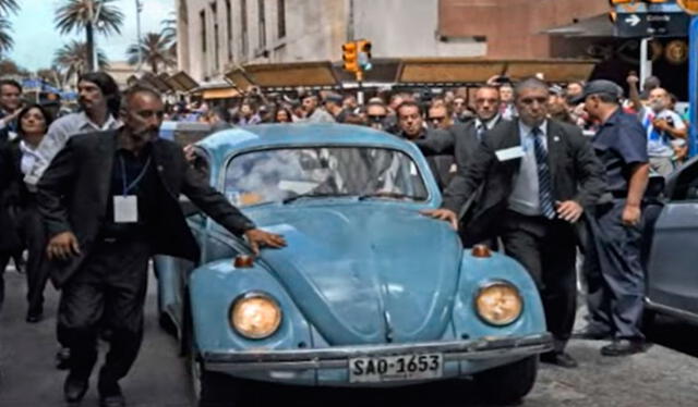 A pesar de las visitas diplomáticas, Mujica siempre eligió su coche modesto sobre el lujo. Foto: AFP A pesar de las visitas diplomáticas, Mujica siempre eligió su coche modesto sobre el lujo. Foto: AFP