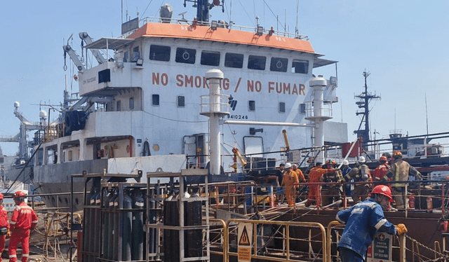 Incendio en Base Naval fue controlado. Foto: SIMA Incendio en Base Naval fue controlado. Foto: SIMA