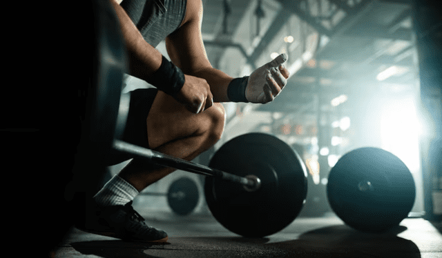 “El cardio solo quema calorías en el momento, pero si no entrenas fuerza, tu metabolismo se vuelve más lento”. Foto: FreePik “El cardio solo quema calorías en el momento, pero si no entrenas fuerza, tu metabolismo se vuelve más lento”. Foto: FreePik