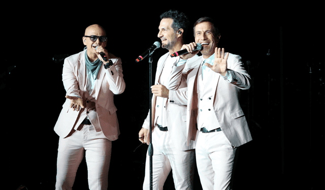 Bajo una explosión de energía, el grupo interpretó éxitos como 'Suena tremendo' y 'Tu mejor amigo', generando un ambiente de nostalgia y alegría entre los asistentes. Créditos: Carlos Félix / URPI-LR   