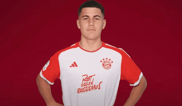 El jugador Felipe Chávez con la camiseta del Bayern Múnich Foto: Futbol Peruano   