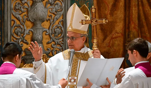 El Santo Padre se dirigió a miles de fieles del mundo durante su primera misa. Foto: AP El Santo Padre se dirigió a miles de fieles del mundo durante su primera misa. Foto: AP