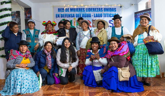 Las valientes integrantes de la red de mujeres de Puno que defienden el lago Titicaca. Foto: Difusión Las valientes integrantes de la red de mujeres de Puno que defienden el lago Titicaca. Foto: Difusión