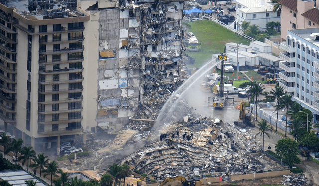 Después del desplome del edificio Champlain Towers South en 2021, el estado hizo saltar varias alarmas. Foto: AP Después del desplome del edificio Champlain Towers South en 2021, el estado hizo saltar varias alarmas. Foto: AP